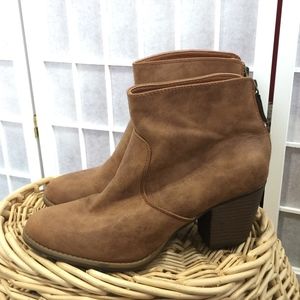 WB Women's Ankle Boots
